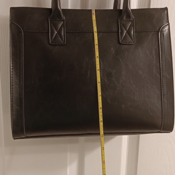 Black Handbag - Picture 3 of 6